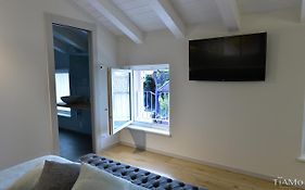 Tiamo Modern Design Guest House